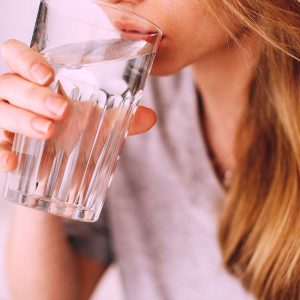La importancia de consumir agua en el embarazo